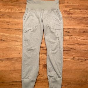 Balance collection workout leggings